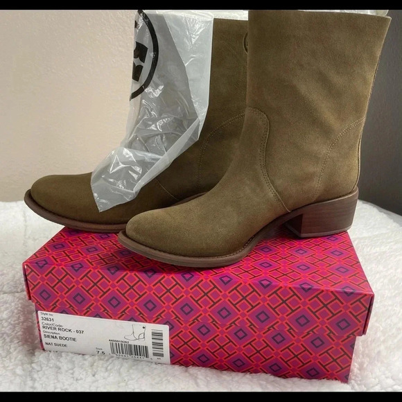 Tory Burch, Siena Bootie, Color River Rock, Size 7.5, Ankle length, Suede - Picture 11 of 11